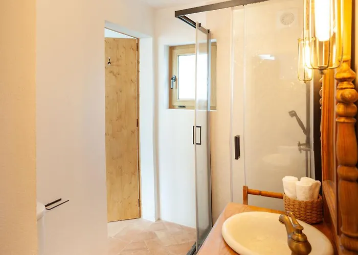 The Indigo Windmill Retreat, Peniche