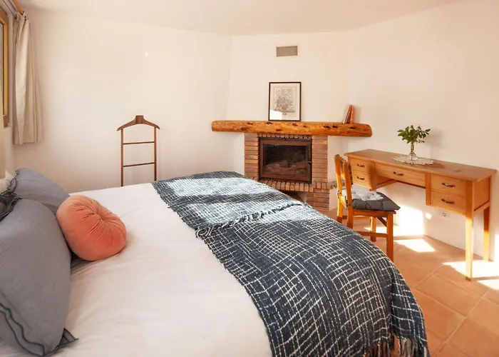 The Indigo Windmill Retreat, Peniche Willa