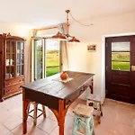 The Indigo Windmill Retreat, Peniche 빌라 *