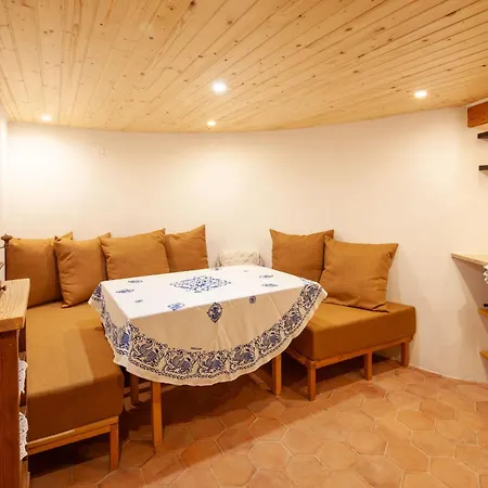 The Indigo Windmill Retreat, Peniche Villa