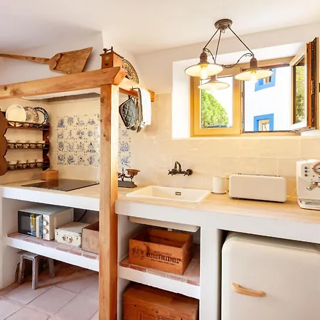 The Indigo Windmill Retreat, Peniche *