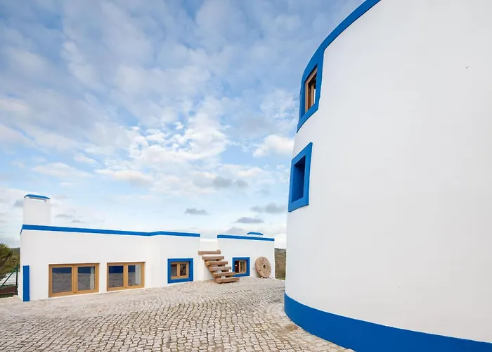 فيلة The Indigo Windmill Retreat, Peniche