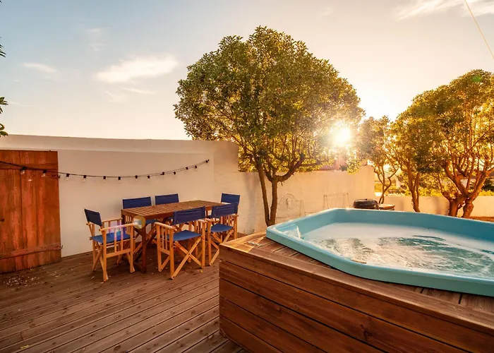 The Indigo Windmill Retreat, Peniche